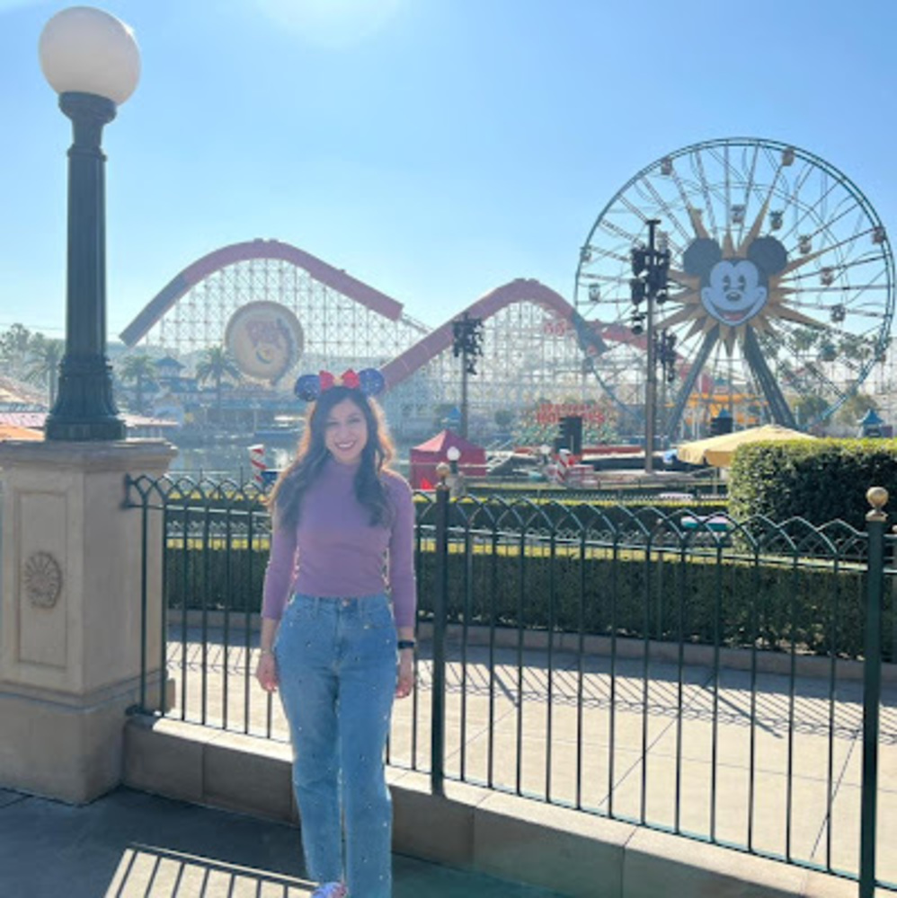 Meet your Posher, Gloria rafaela